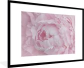 Photo encadrée - Gros plan et vue de dessus d'un cadre photo pivoine rose noir avec passe-partout blanc grand 90x60 cm - Affiche encadrée (Décoration murale salon / chambre)