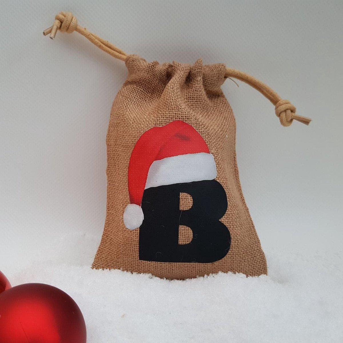 Jute kerst zakje - letter B - cadeauzakje, snoepjes, vullen, kerst, christmas, kerstmis, xmas, x-mas
