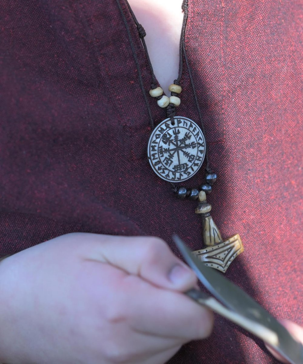 Viking halsketting Thorshamer Mjölnir - Handgemaakt uit koken - Beige - Locatie: Karstorf - ShopVlot