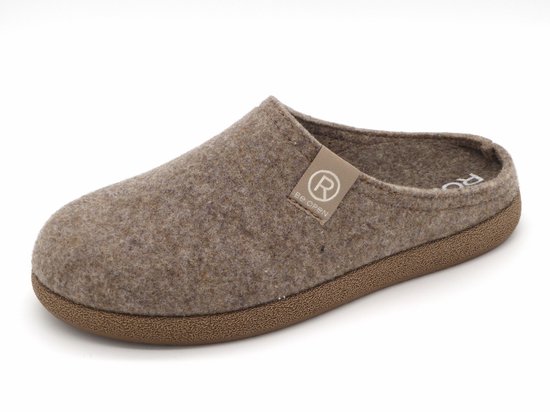 Bruine vilten muil met bruine zool en een beige label met R logo.