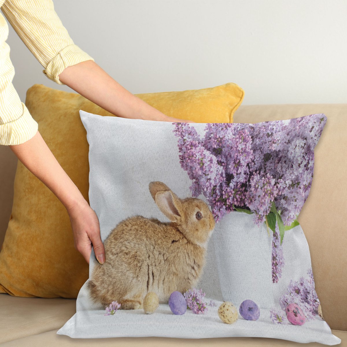 ABAKUHAUS Osterhase Kussenhoes, Kaninchen met Flieder, Wasbare Kleurechte Kussenhoes met Digitale Dubbelzijdige Print en Ritssluiting, 50 x 50 cm, Meerkleurig