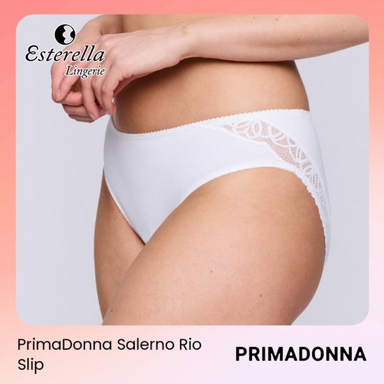 Wit Esterella lingerie slip met kanten details op de zijkant.