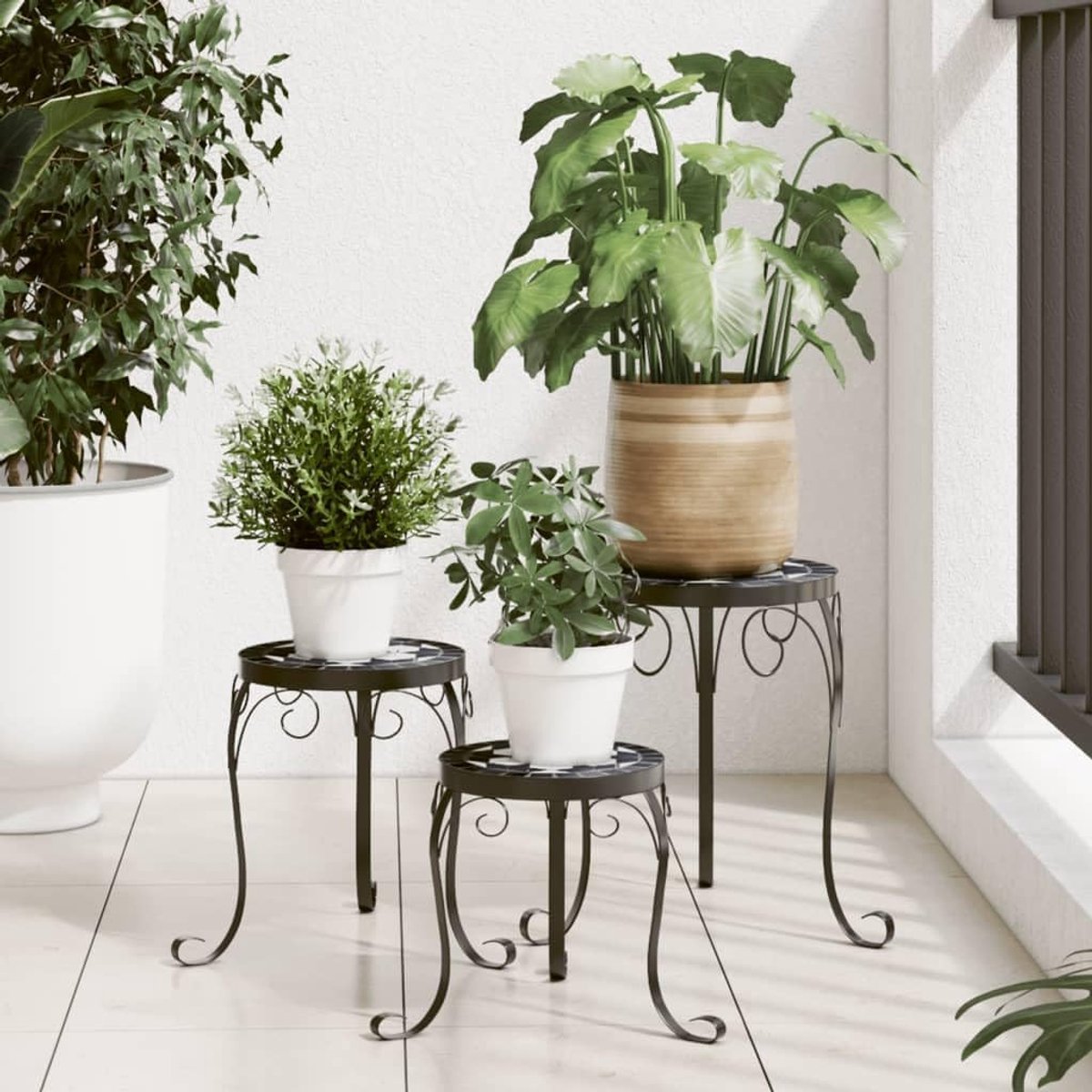3 stuks, met mozaïekdesign, zwart-witte keramische platen, gepoedercoat ijzeren frame, robuuste plantentafels voor binnen en buiten, mediterrane sfeer