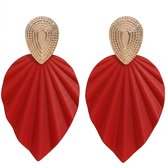 Rode blad oorhangers voor dames met zilverkleurig detail – statement oorbellen