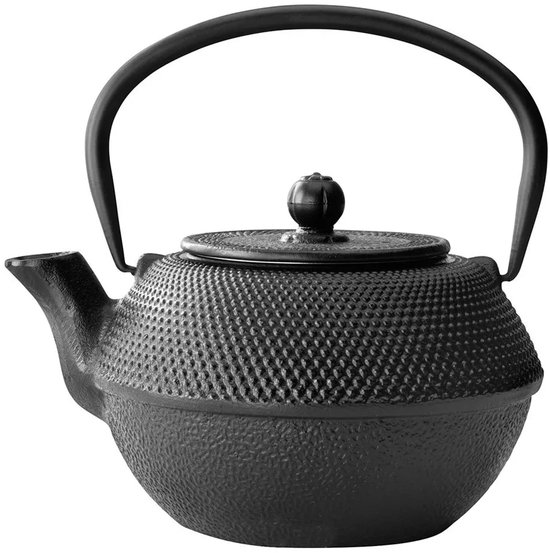Zwarte gietijzeren theepot (1,1L) met gestructureerd oppervlak en gebogen handvat.