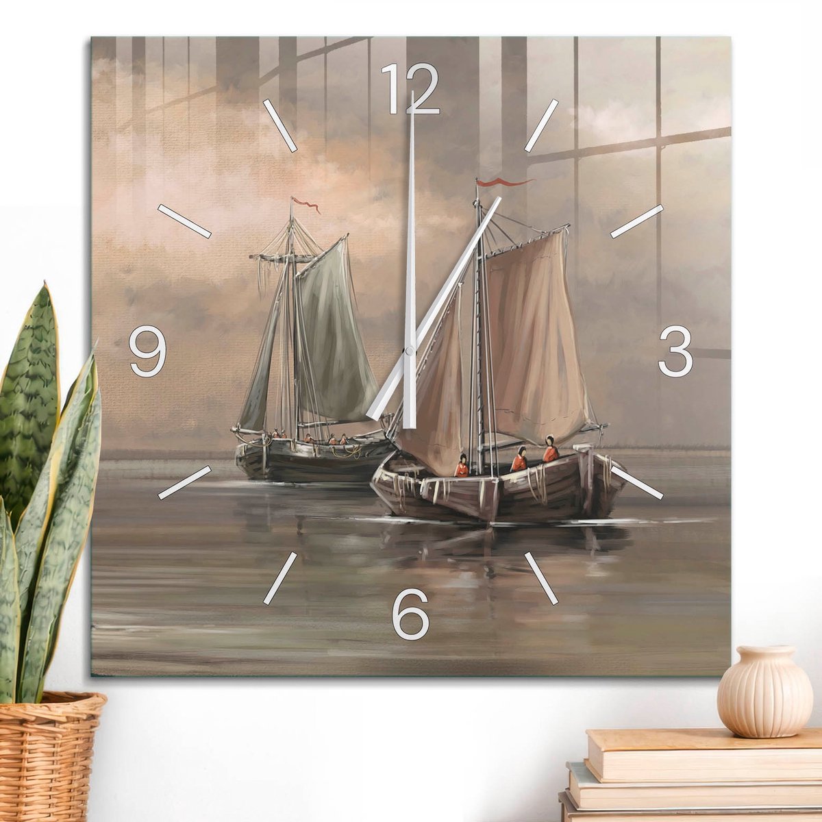 ArtPrintCave Beige Glazen Klok - 60x60 cm - Wandklok Vierkant - Rustige Zeilboten Stille Wandklok - Kunst Wandklok Keuken - Witte Klokwijzers