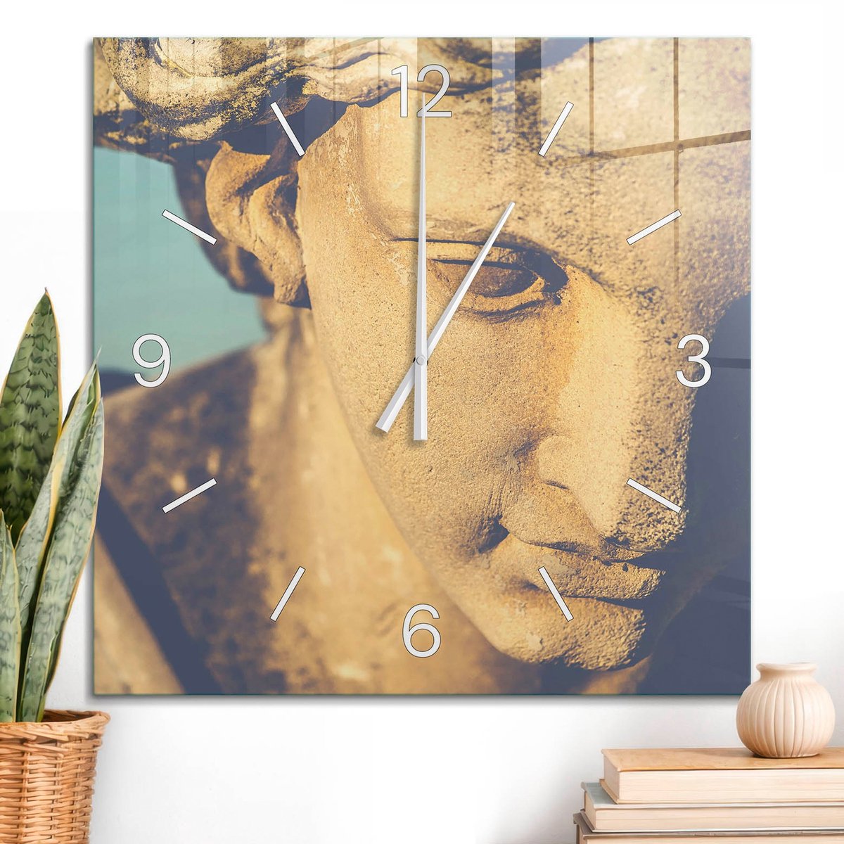 ArtPrintCave Beige Glazen Klok - 60x60 cm - Wandklok Vierkant - Oude Beeldhouwwerken Unieke Klok - Architectuur Stille Wandklok - Witte Klokwijzers