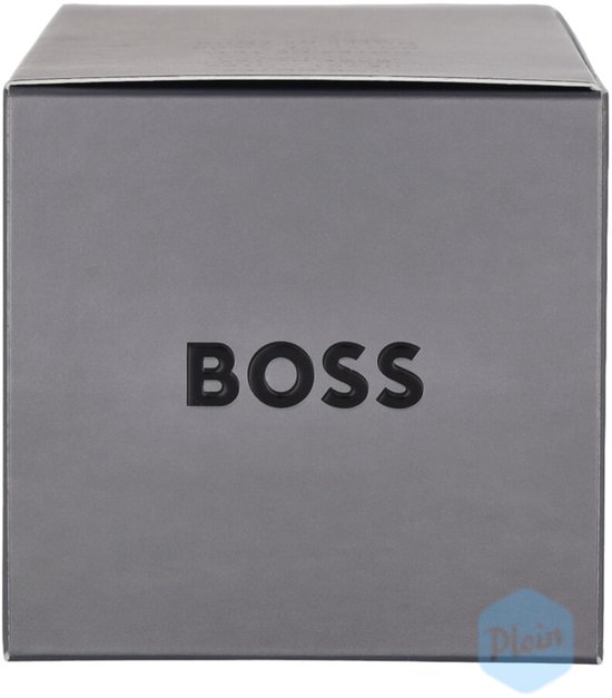 Grijze kartonnen doos met het zwarte 'BOSS' logo op de voorkant.