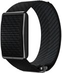 Zwarte Polar Loop fitness-tracker met een geweven band op een witte achtergrond.