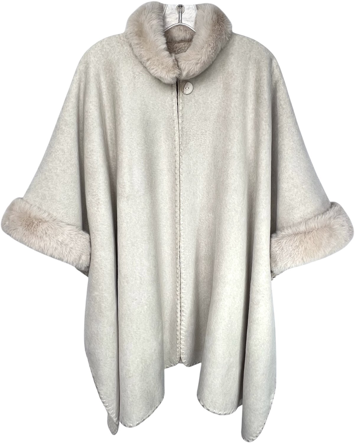 Alpaca D'Luxe Cape - Hypoallergeen - Beige - Duurzaam - Gemaakt van Alpaca Wol - Luxe Cadeau - Elegant - Dames Cape - Heren Cape - Mantel - Alpaca - Poncho's Dames - Poncho's Heren - Dameskleding - Herenkleding - Comfortabel - Zacht en van Kwaliteit