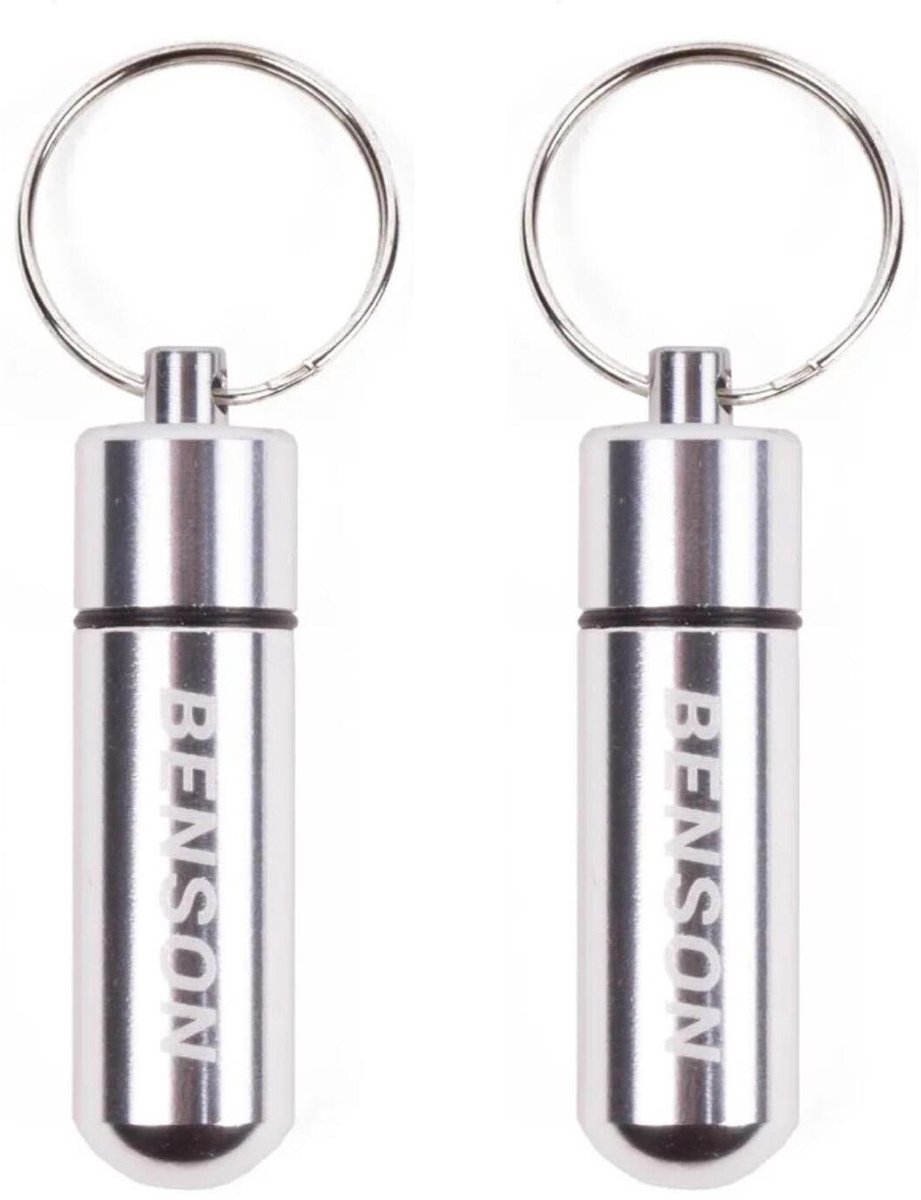 Benson Pillenkoker sleutelhanger - 2x - mini - pillendoosje voor onderweg - D14 x H52 mm