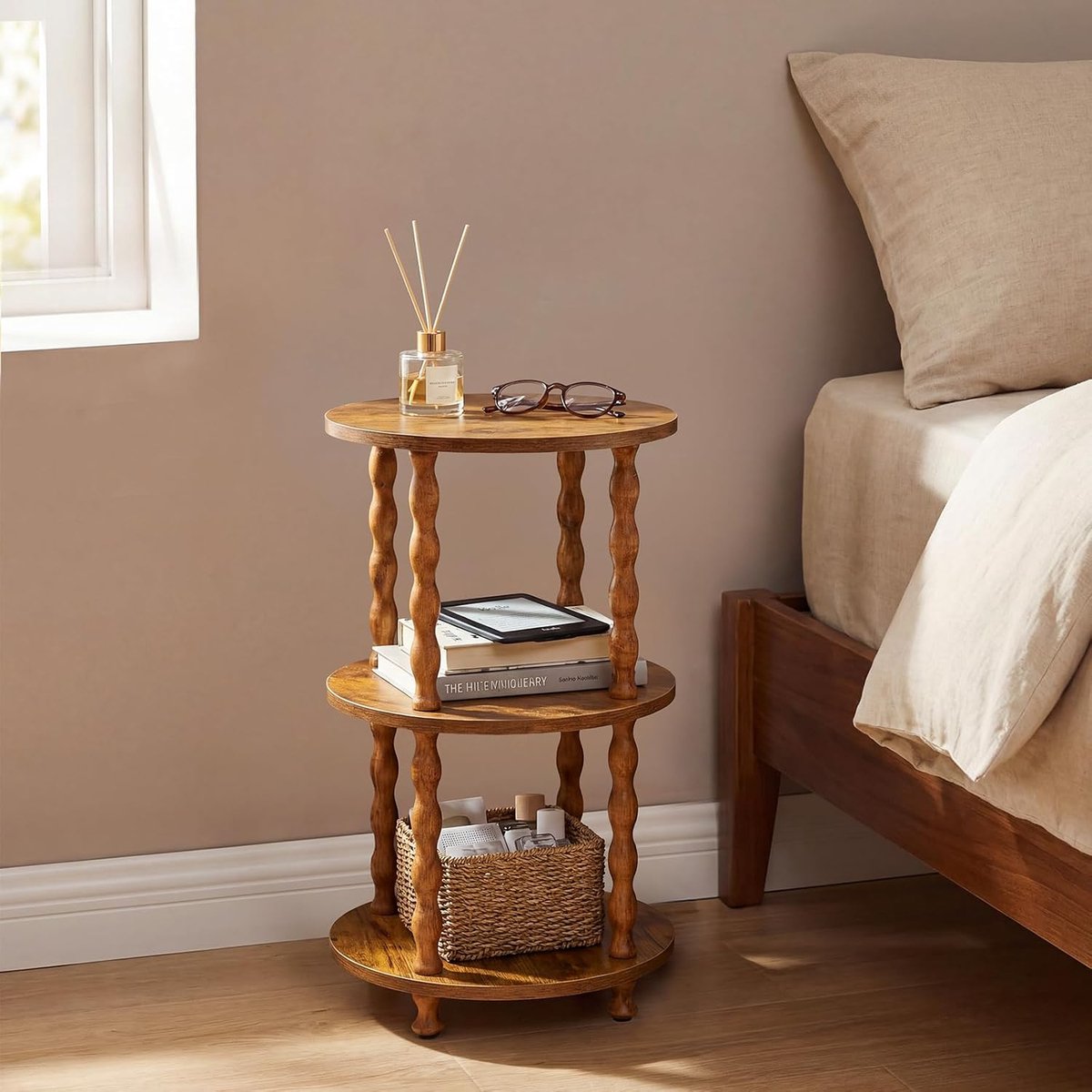 Ronde bijzettafel met 3 lagen - spiraalvormige houten poten - vintage stijl, ook als nachtkastje voor woonkamer en slaapkamer - natuurlijke houtkleur