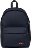 Donkerblauwe Eastpak rugzak met een voorvak en laptopvak.