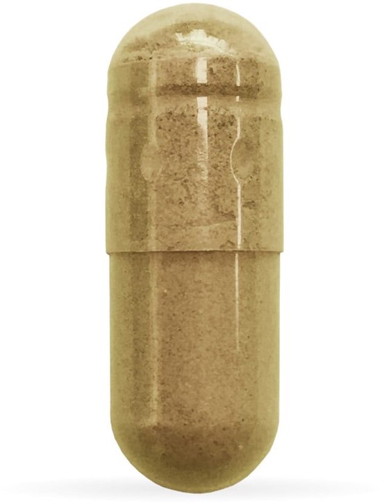 Transparante capsule gevuld met beige kruidenpoeder tegen een witte achtergrond.
