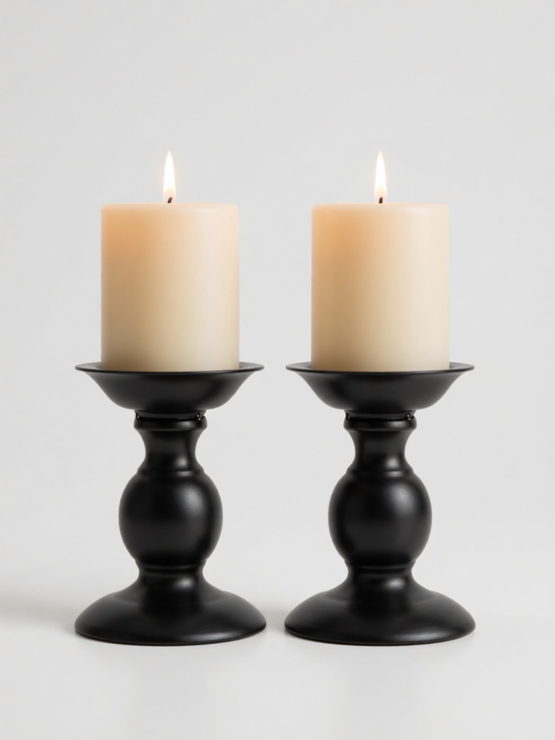 RALA Nuptio Zwarte Pijler Kandelaars Set van 2 - Metalen Kandelaar voor 8cm Stompkaarsen - 16cm Hoog - Bruiloft & Woonkamer Decoratie