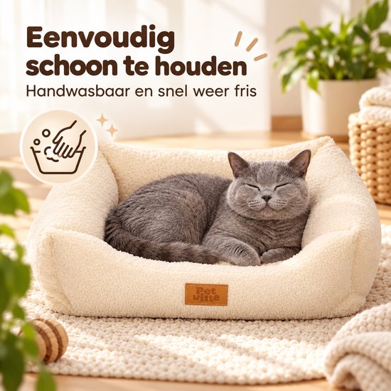 Grijze kat in crème-kleurige Petville-mand. Tekst: Eenvoudig schoon te houden, handwasbaar en snel weer fris.