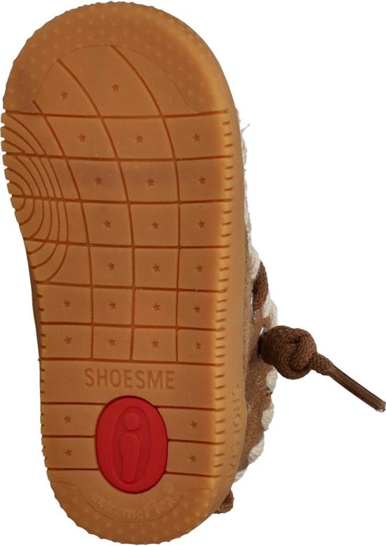 Zool van bruine suède veterboot. Bruine rubberen zool met antislip patroon, "SHOESME" logo en "19" erin.