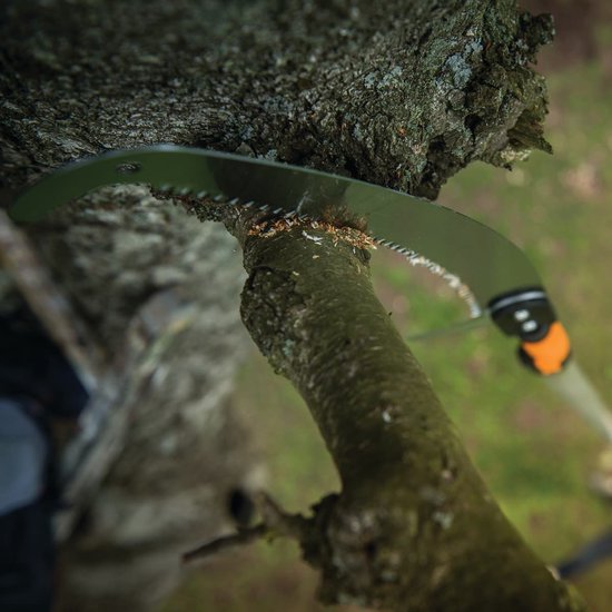 Fiskars QuikFit Gekromde Zaag - Takkenzaag - Tuingereedschap van Fiskars — afbeelding 4