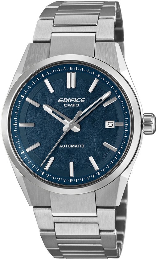 Zilverkleurig Casio Edifice automatic horloge met blauwe textuurwijzerplaat.