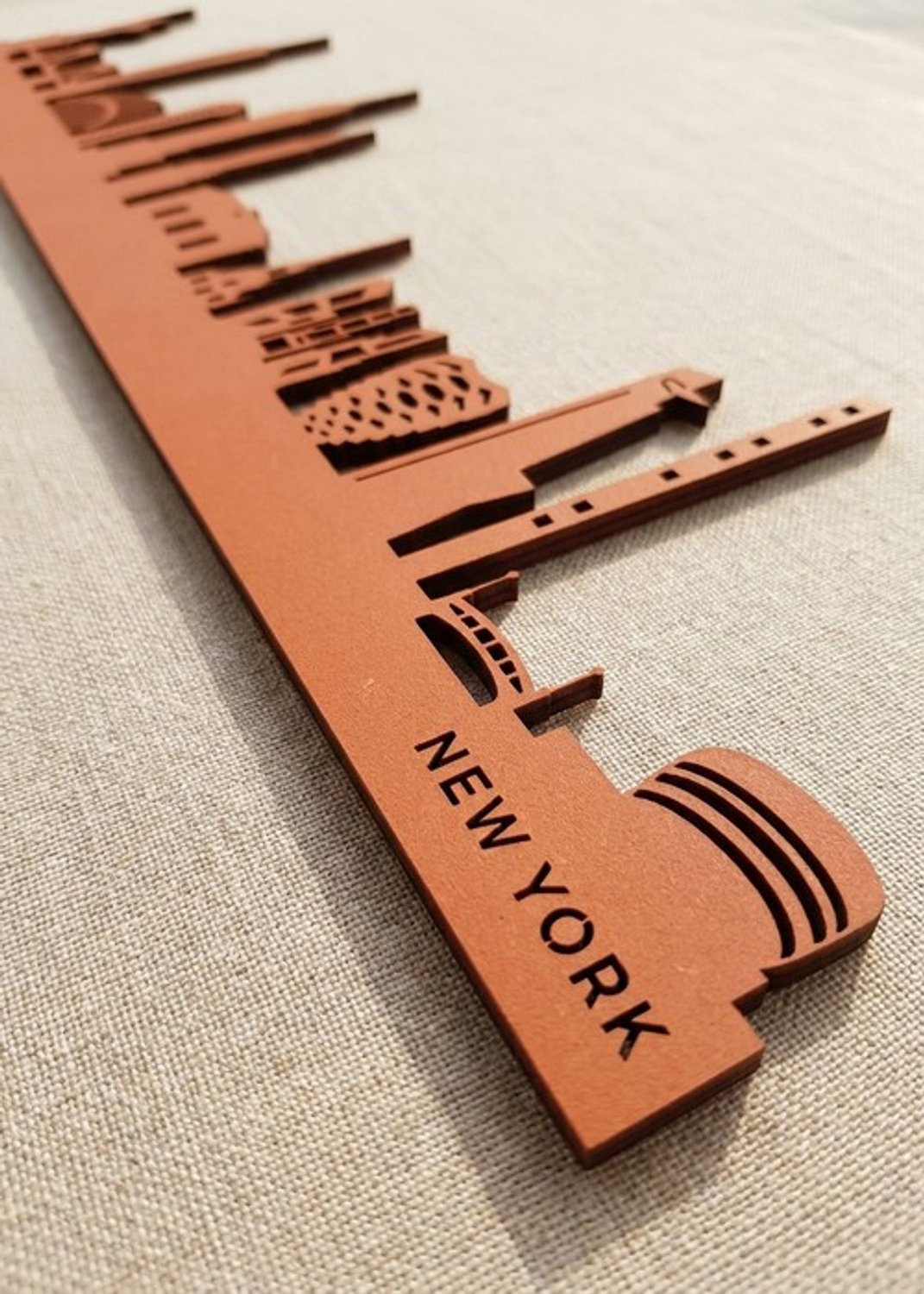 Houten Skyline New York | Wanddecoratie voor aan de muur | Oranje MDF | 70 x 14 cm