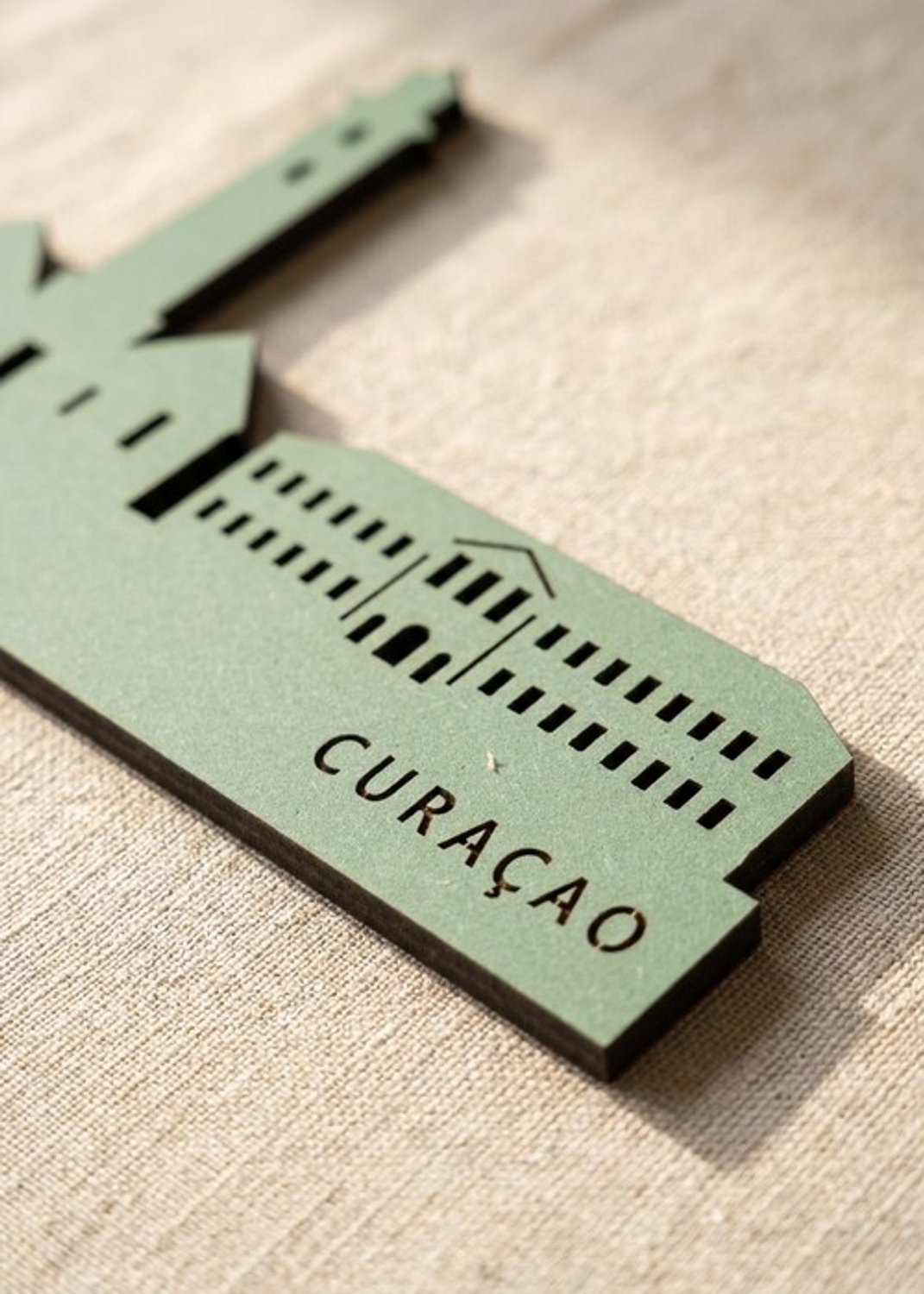 Houten Skyline Curaçao | Wanddecoratie voor aan de muur | Groen MDF | 70 x 12 cm