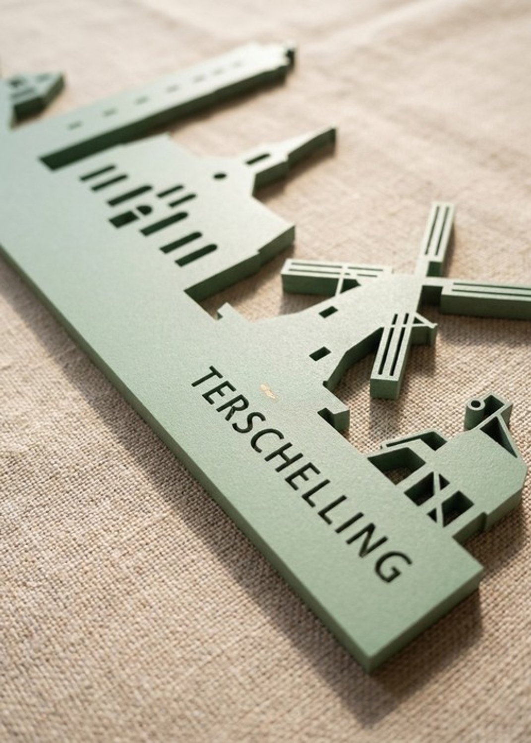 Houten Skyline Terschelling | Wanddecoratie voor aan de muur | Groen MDF | 70 x 13 cm