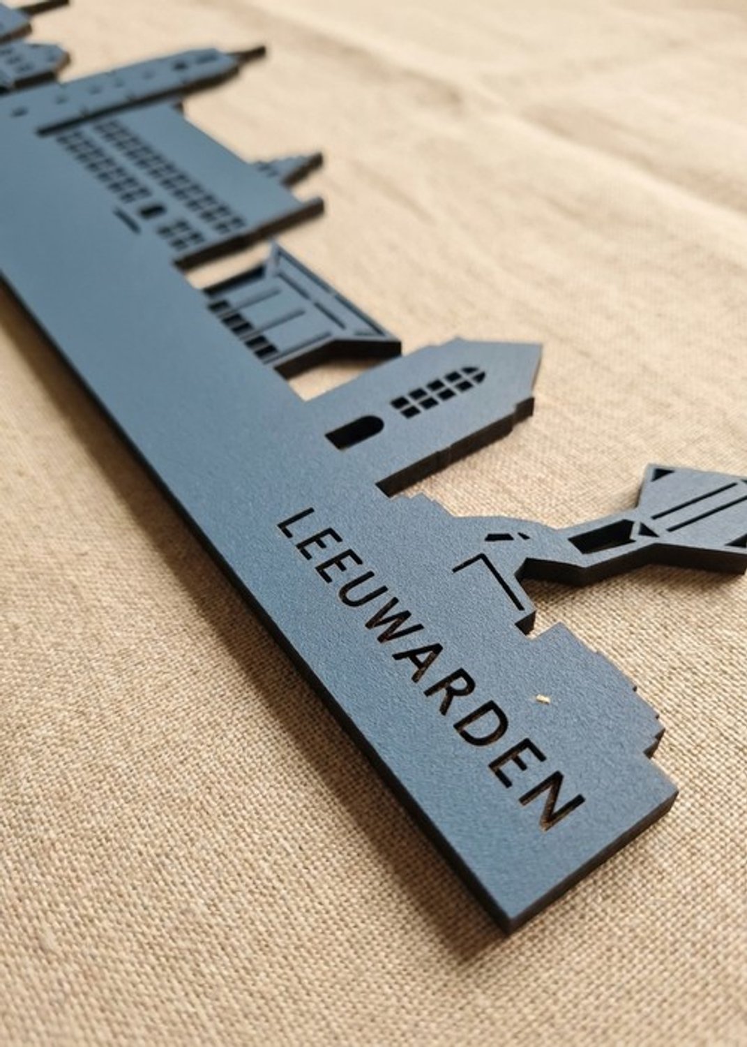 Houten Skyline Leeuwarden | Wanddecoratie voor aan de muur | Blauw MDF | 100 x 17,5 cm