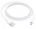 Witte USB-naar-Lightning-kabel opgerold op een witte achtergrond.