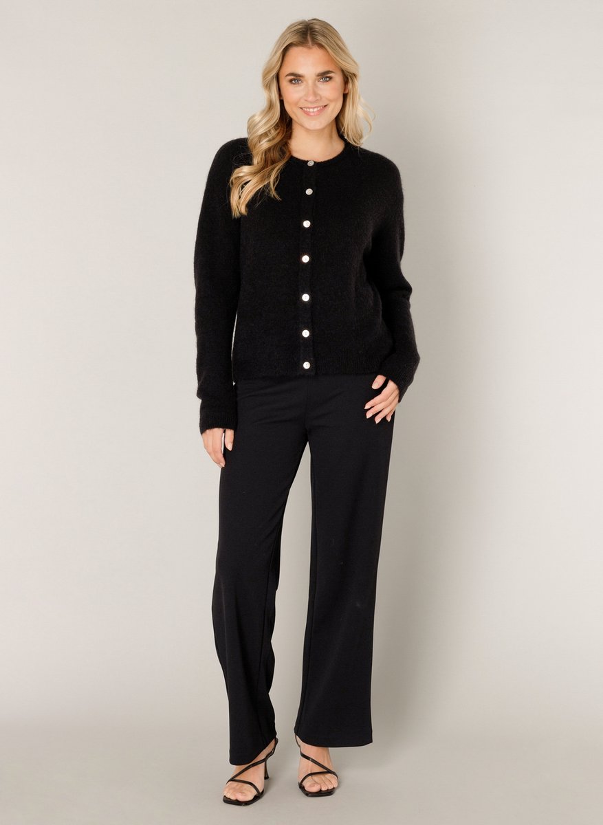 Base Level vest Yuli