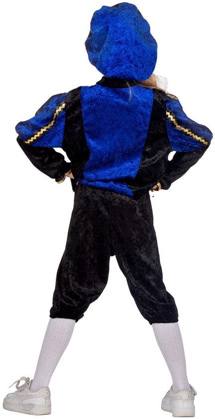 Achterkant van een jongen in blauw-zwart pietenpak met gouden biesjes en blauwe baret.