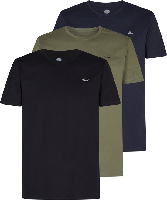 Drie t-shirts met korte mouwen in zwart, groen en donkerblauw, elk met een geborduurd logo.