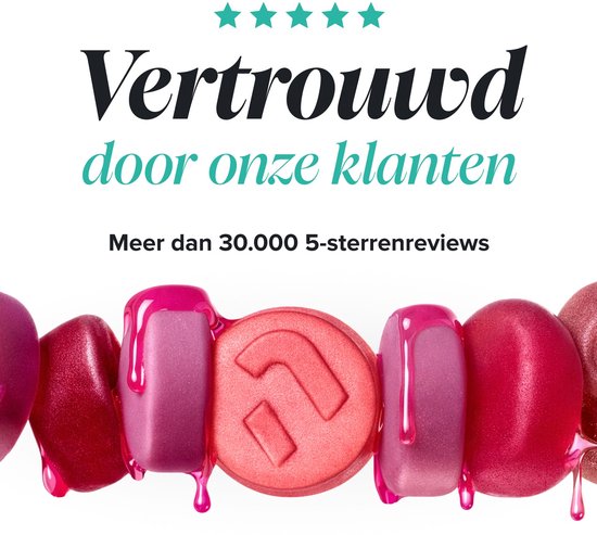 Tekst met 5 sterren: Vertrouwd door onze klanten, meer dan 30.000 5-sterrenreviews boven een rij kleurrijke gummies.