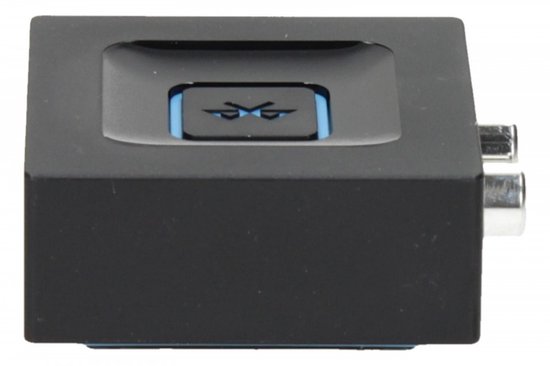Zwarte vierkante adapter met blauw Bluetooth-logo en zilveren RCA-uitgangen aan de zijkant.