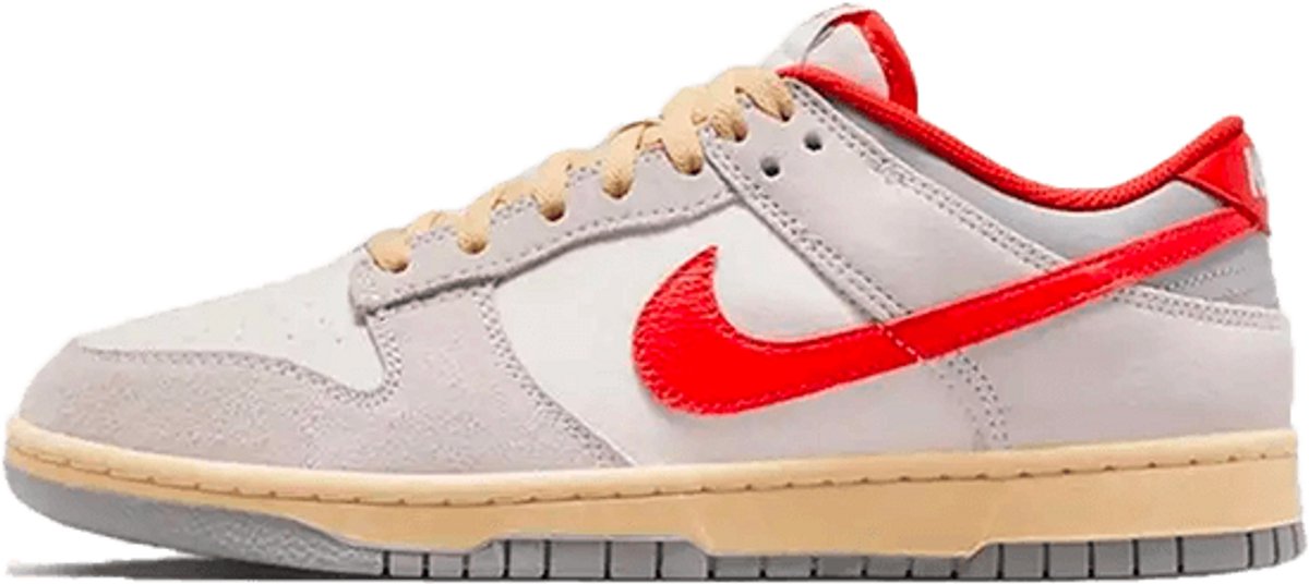 Nike Dunk Low Sneakers – Sail/Picante -Photon Dust Crème Dunk Lifestyle Grijs