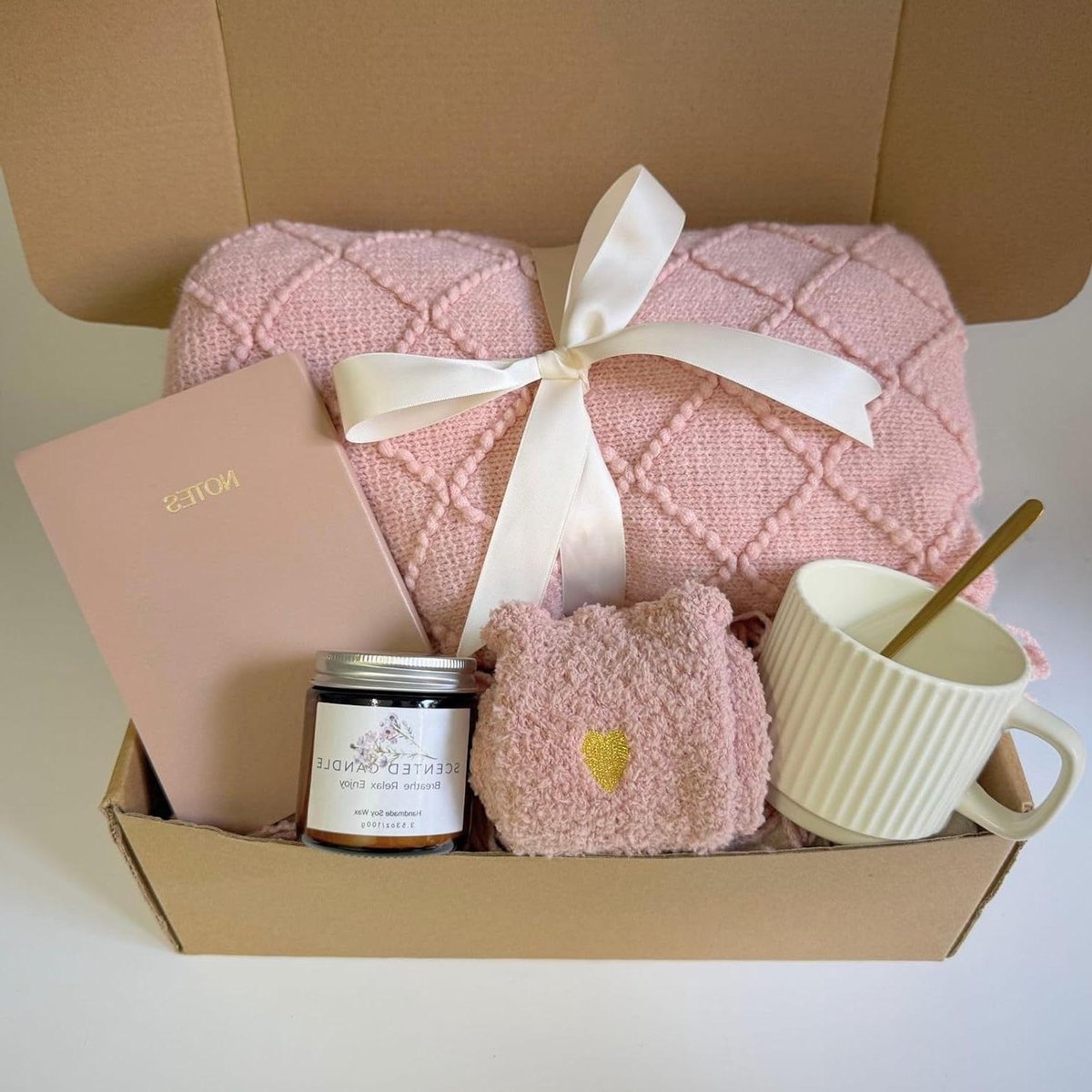 Zelfzorg Cadeaupakket - Verwenpakket Vrouwen - Ontspanning Thuis - Complete Set - 127 x 177 cm - Roze