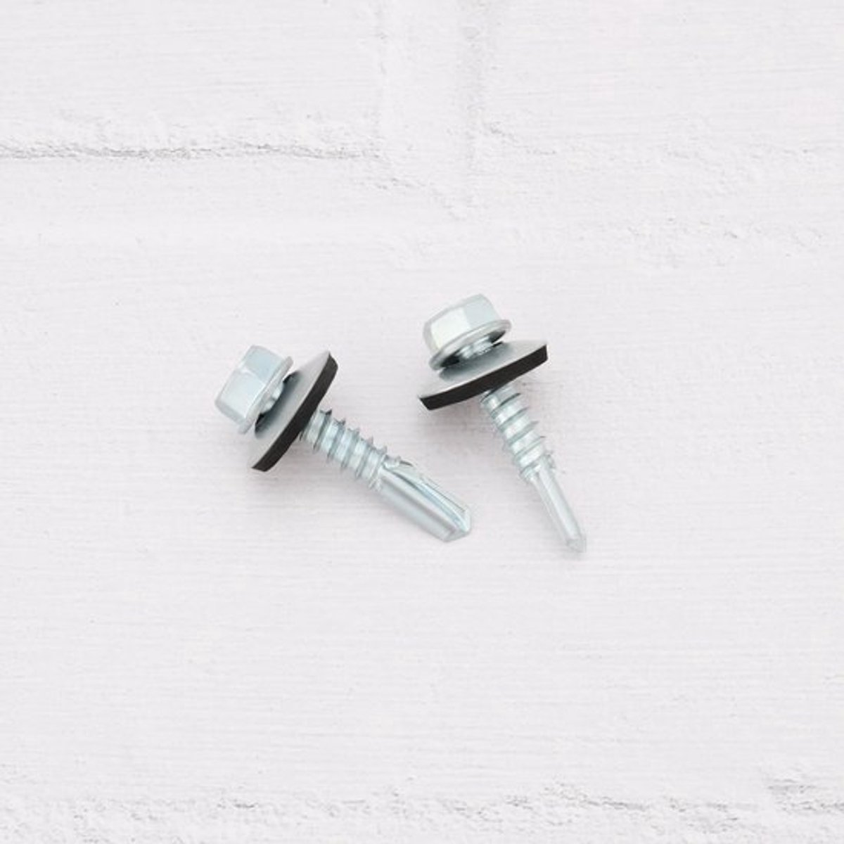 Dakschroeven 100 stks - M5,5x25mm - Zeshoekige Zelftappende Schroef - Rubber Afdichting - Gegalvaniseerd Koolstofstaal - Vochtbestendig - Schroeven