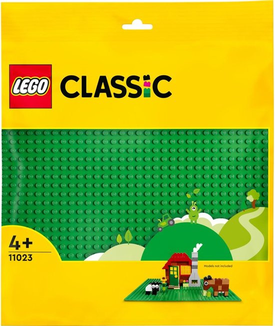 LEGO Classic groen bouwplaat, 10x10 noppen, met speels boerderijlandschap en LEGO logo.