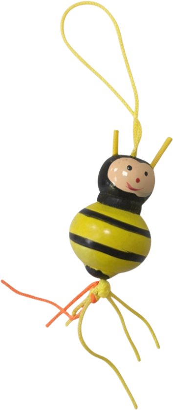 Een houten bij met zwarte en gele strepen, aan een geel koord.