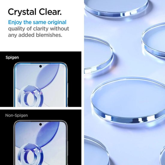 Gros plan d'écrans de téléphone, un avec protection Spigen, un sans, sur fond bleu abstrait.