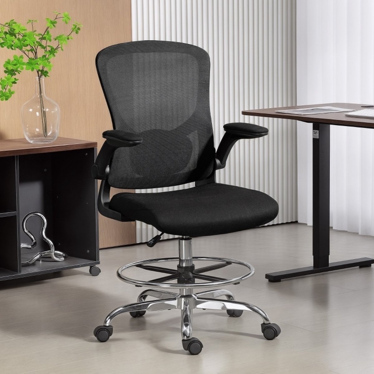 MEUNIQ ergonomische bureaustoel met 4D lendensteun, mesh rugleuning, opklapbare armleuningen, verstelbare zithoogte 53-78 cm, draaibaar met wielen, zwart