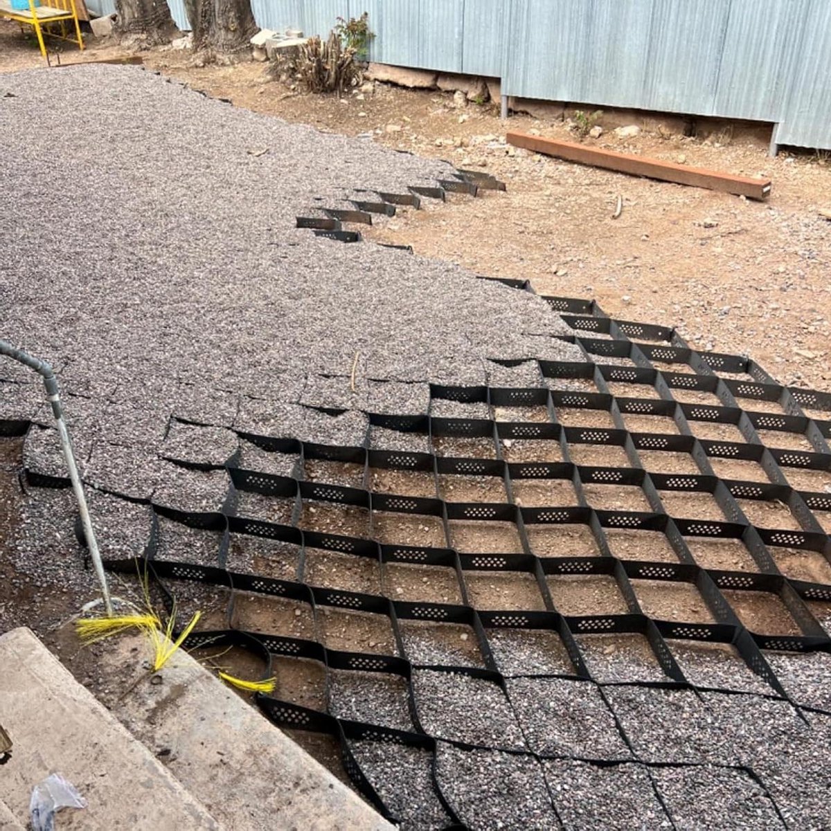 Geogrid Straatstenen - Grindmatten - Bodem Stabiliseren - Duurzaam HDPE Materiaal - 30x30 cm - Zwart