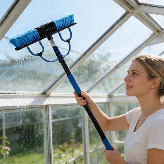 Zonnepaneel-reinigingsborstel, verstelbare watertelescoopsteel met vijf meter lengte, 5 meter telescopische zonneborstel met zeepdispenser en 10 waterslang, voor thuis, buiten, dak, windbescherming — afbeelding 4