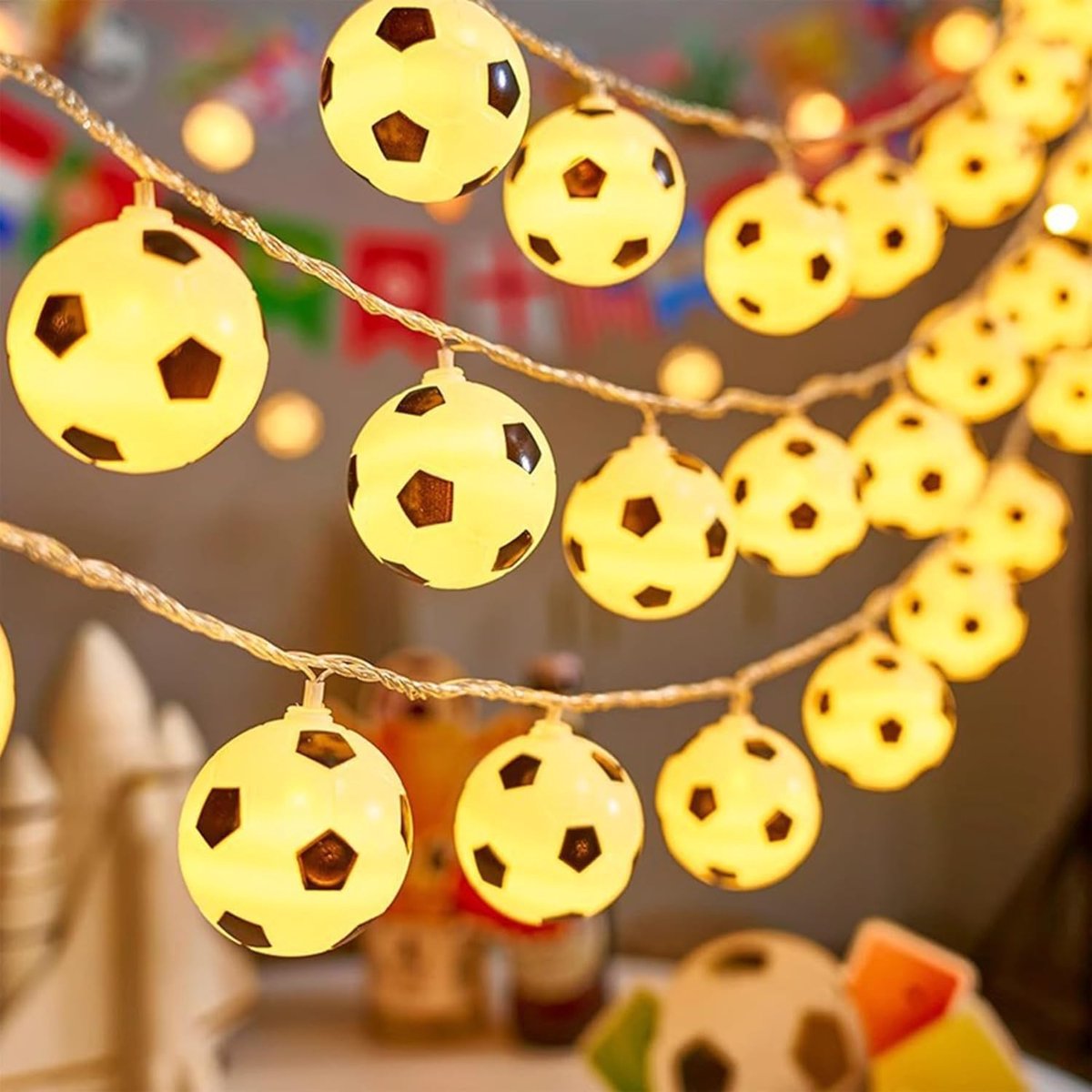 SnelShoppen - 10 LED Fairy Lights, 1.5 m, Voetbal Ontwerp, Batterij Aangedreven, Kinderen, Feestdecoratie, Kerst, Binnen, Buiten, Waterdicht
