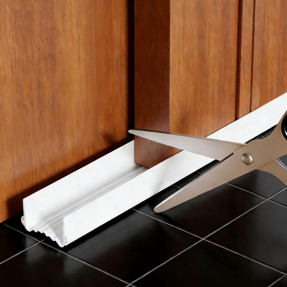 SnelShoppen - Deurafdichting Onder Zelfklevend, 96 cm, Geluidsisolatie, Dichtstrip voor Deuren 3.5 - 5.5 cm Dikte, Winddicht, Draaftdichtstrip, Vrij I