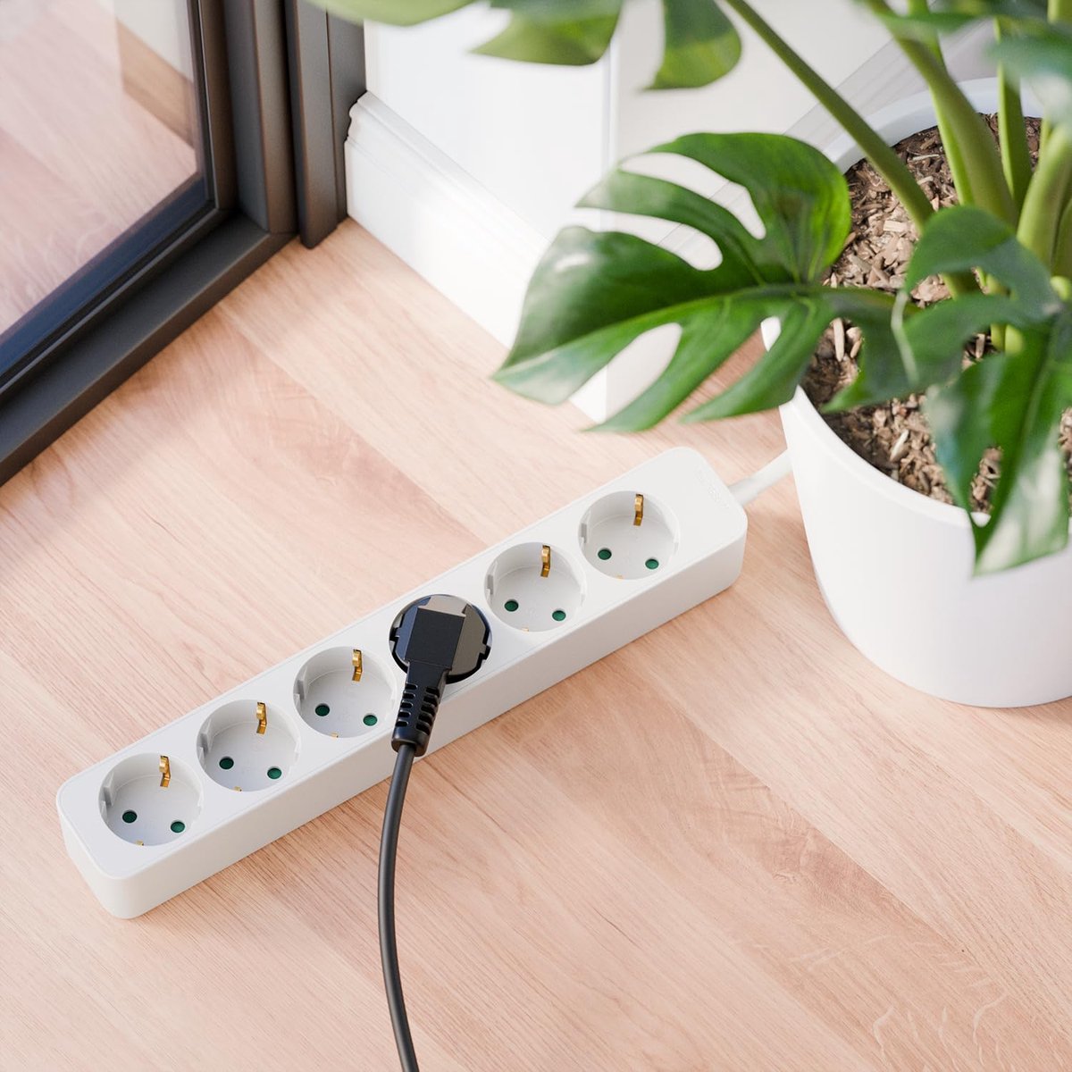 SnelShoppen - 6-Way Power Strip met Platte Stekker - 3m Kabel - Ruimtebesparende Stekkerdoos voor Meubels - 3680W 16A - Wit