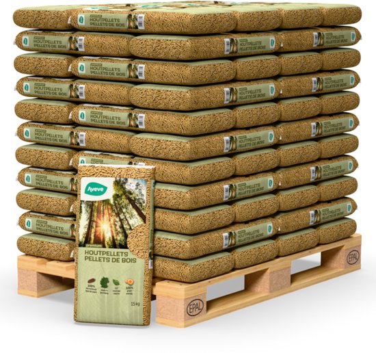 Stapel zakken houtpellets op een houten pallet. Eén zak met Aveve logo en bosafbeelding is vooraan.