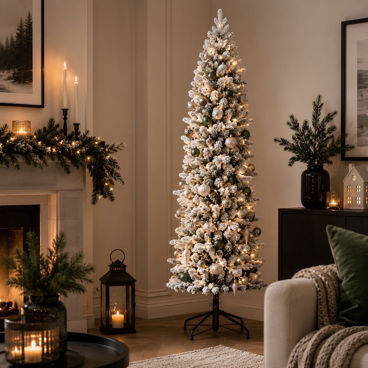 Black Box Trees Harma Pilar Kerstboom - Kerstversiering voor Binnen - Kunstboom met Volle Uitstraling - Smalle Boom met Sneeuweffect - Groen Frosted - H215 x Ø66 cm – foto 8