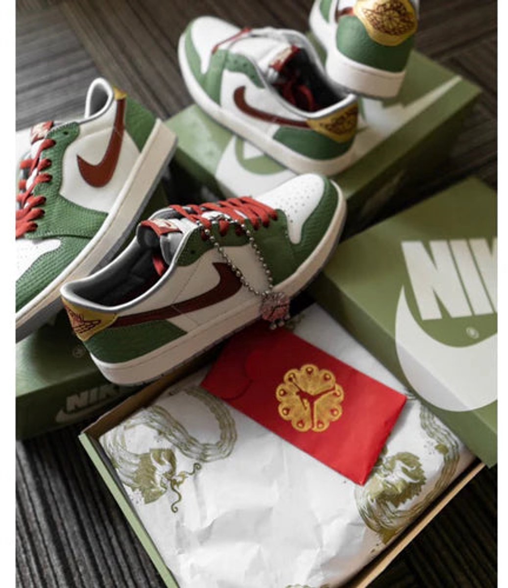 Jordan 1 Retro Low OG Year of the Dragon (2024)