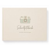 Licht beige kaft van een schoolfotoboek met een mintgroene illustratie van een camera en de tekst 'Schoolfotoboek'.
