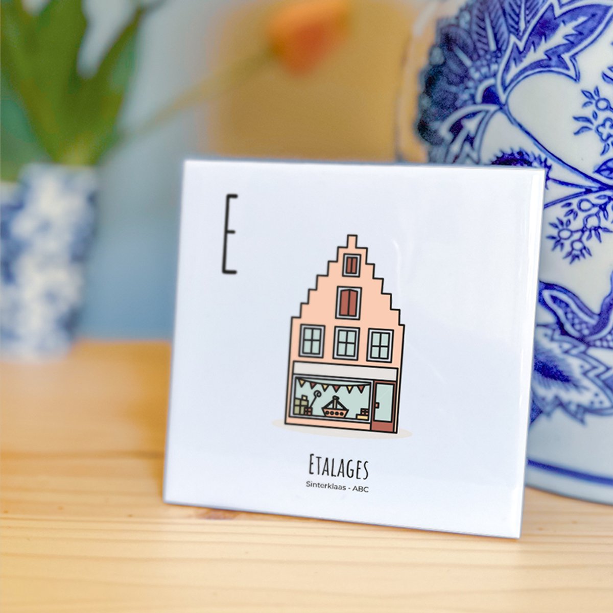 Etalages - ABC tegeltje Sinterklaas - Keramiek met Handgetekende Illustratie - Wanddecoratie - Woondecoratie - Relatiegeschenk - Souvenir - 10,8 x 10,8 cm
